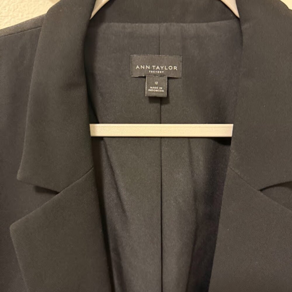 Ann Taylor Black Open-Front Blazer – Size 12 - Picture 2 of 3